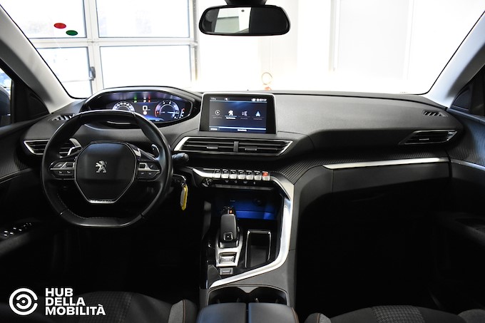 PEUGEOT 5008 BlueHDi 130 EAT8 S&S Business